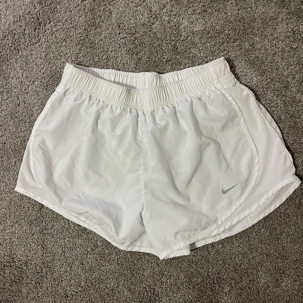 Nike shorts - Picture 1 of 2